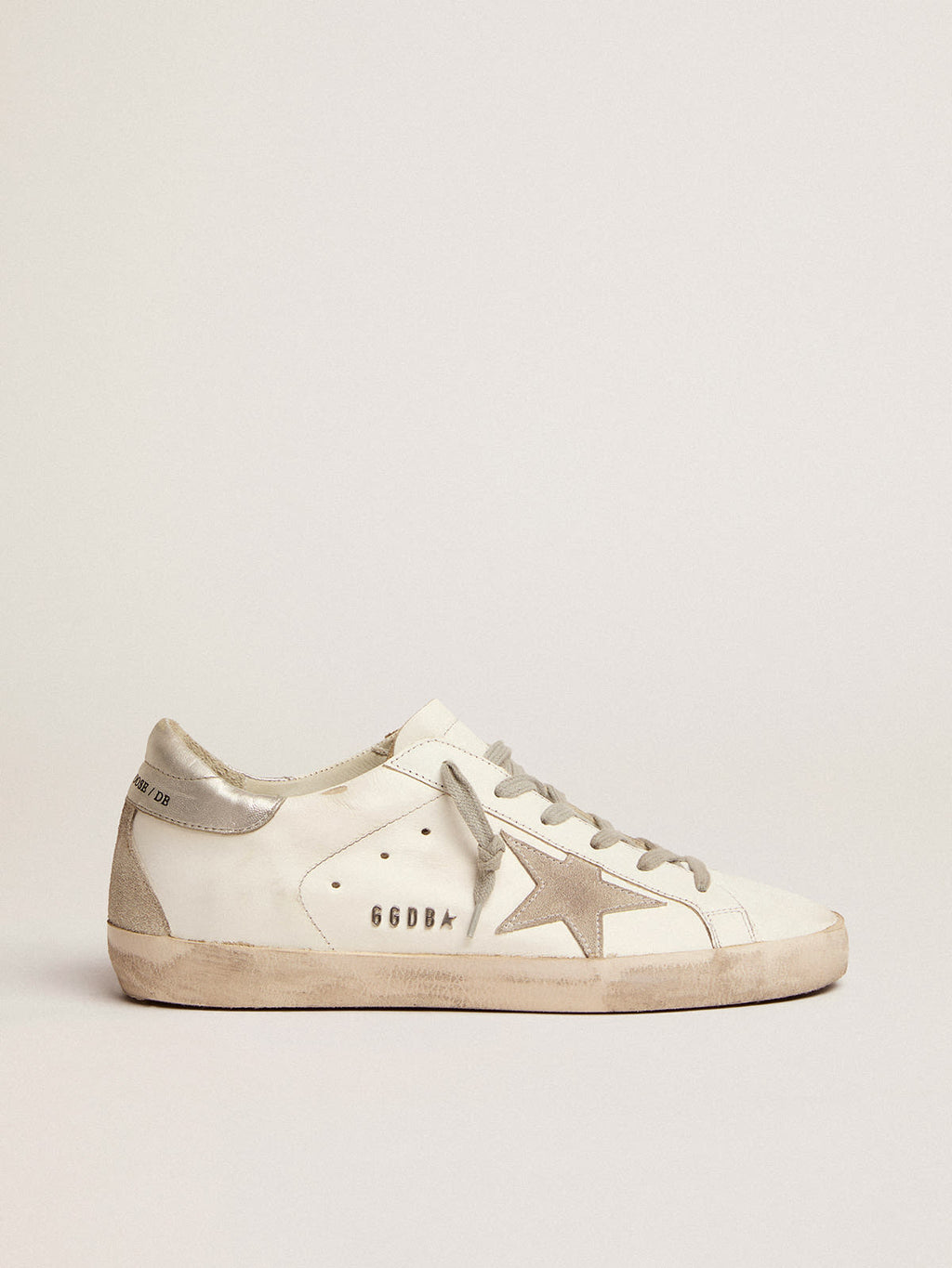 Sneakers Super-Star donna con talloncino argentato e metal studs lettering