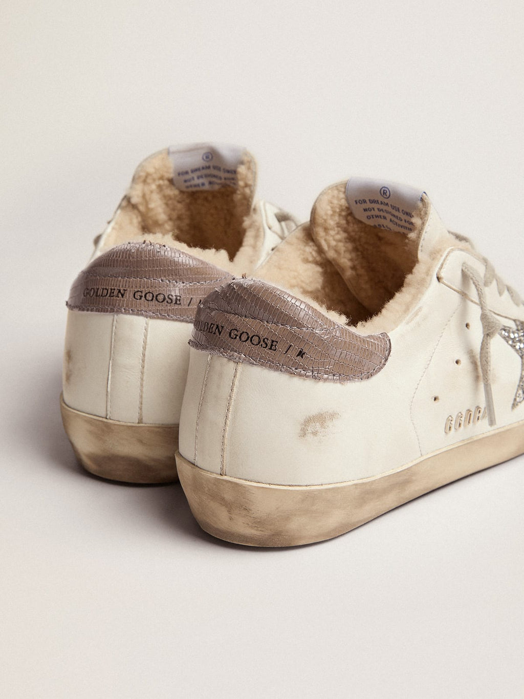 Sneaker Super-Star foderate in shearling con stella in glitter argento e talloncino in pelle con stampa lucertola color tortora