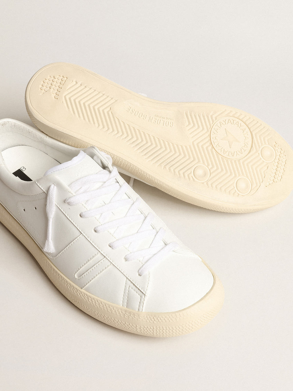 Sneaker Yatay Model 1B sostenibile con tomaia bio-based bianca e Y bianca