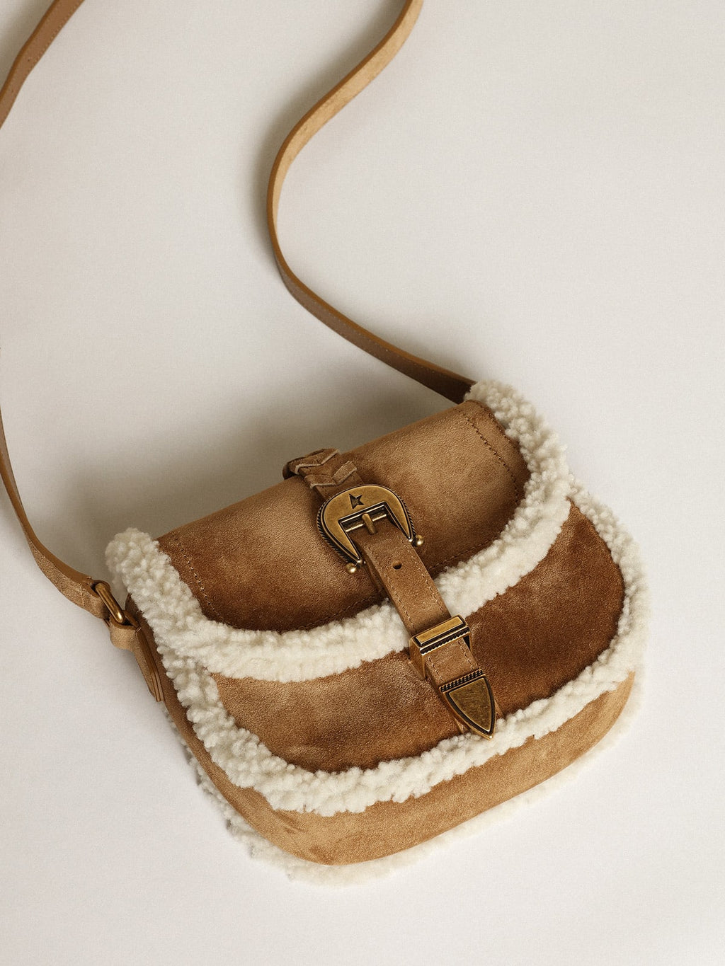 Borsa Rodeo Bag small in suede e dettagli in shearling