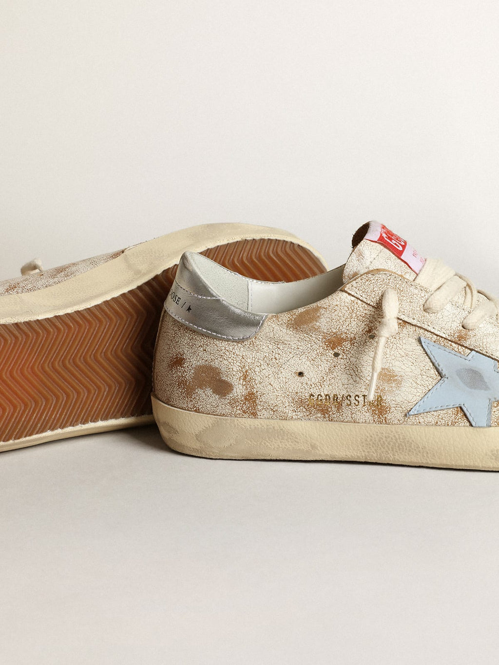 Sneaker Super-Star donna con stella in pelle azzurro fumé e talloncino in pelle laminata color argento