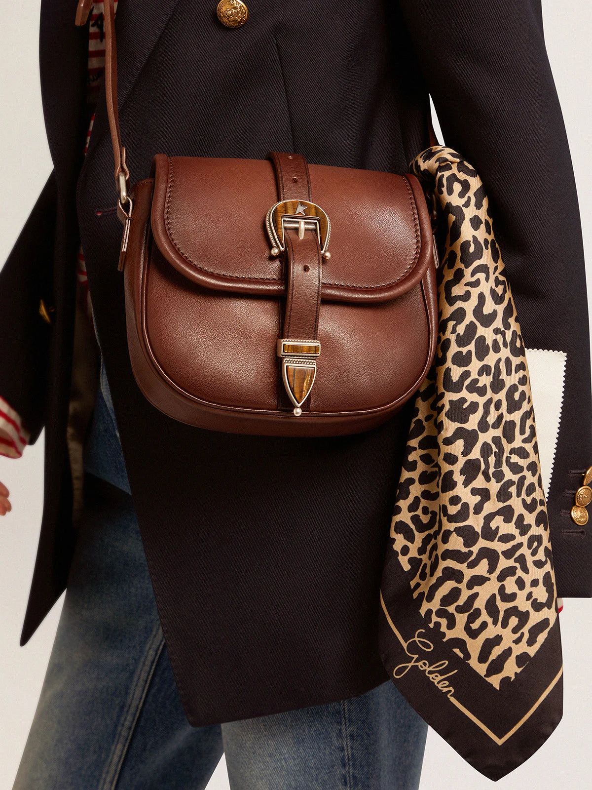 Foulard Collezione Golden di colore nero con stampa leopardata