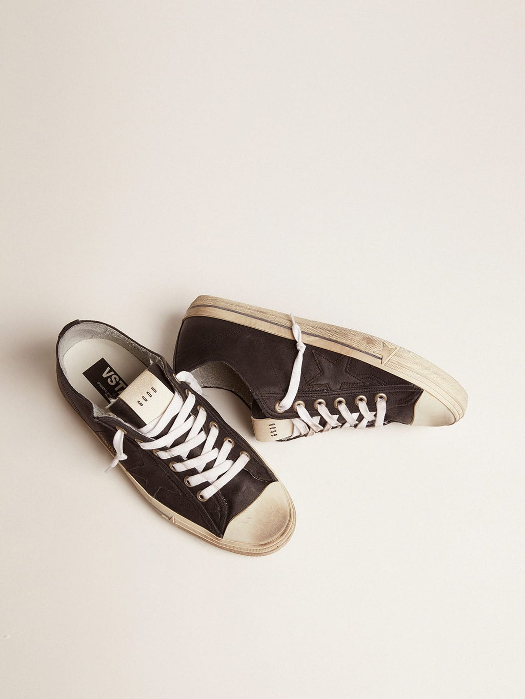 V-Star in pelle nera con stella in pelle nera