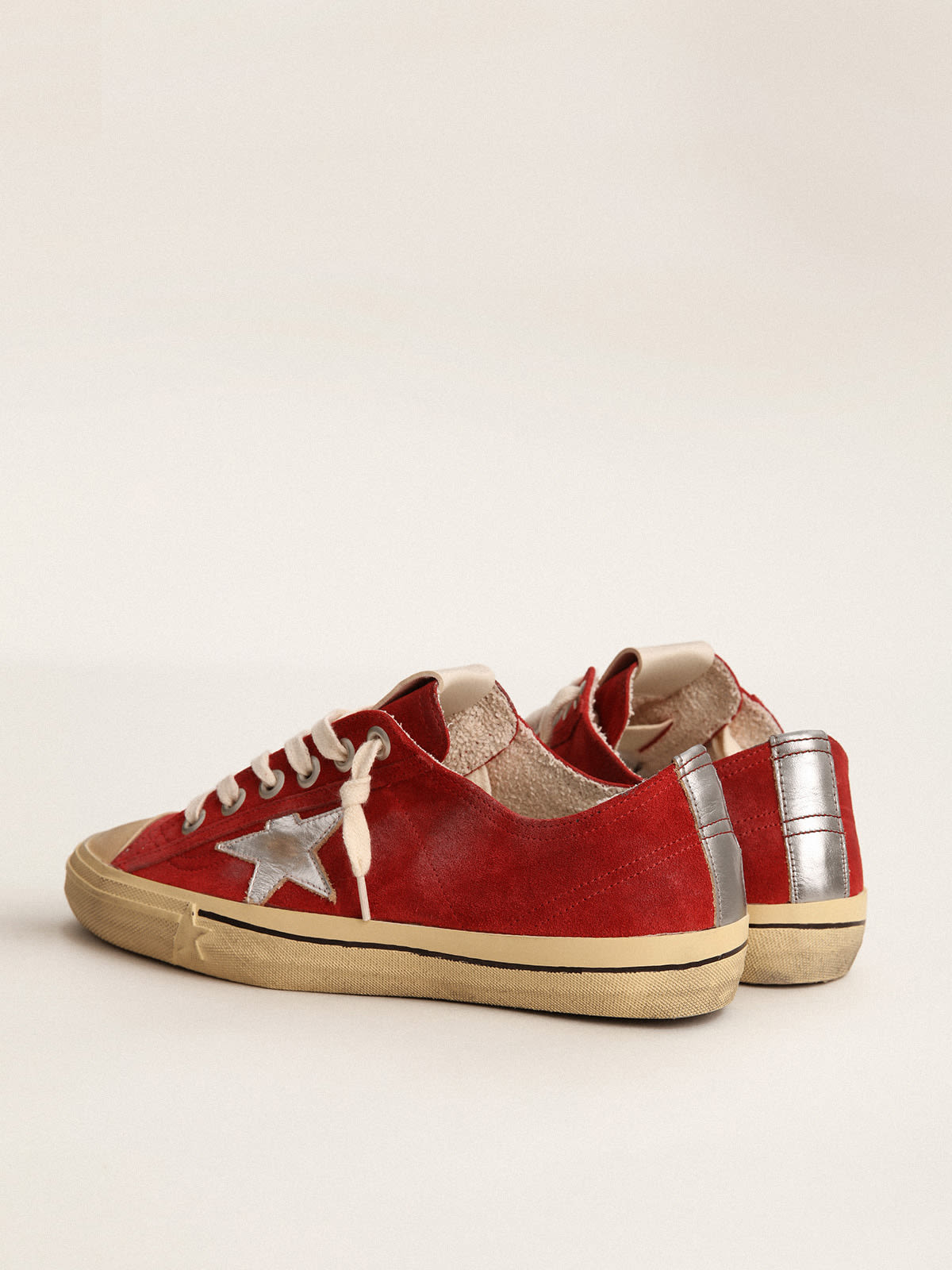 Sneaker V-Star LTD in suede color rosso scuro con stella e talloncino in pelle laminata color argento