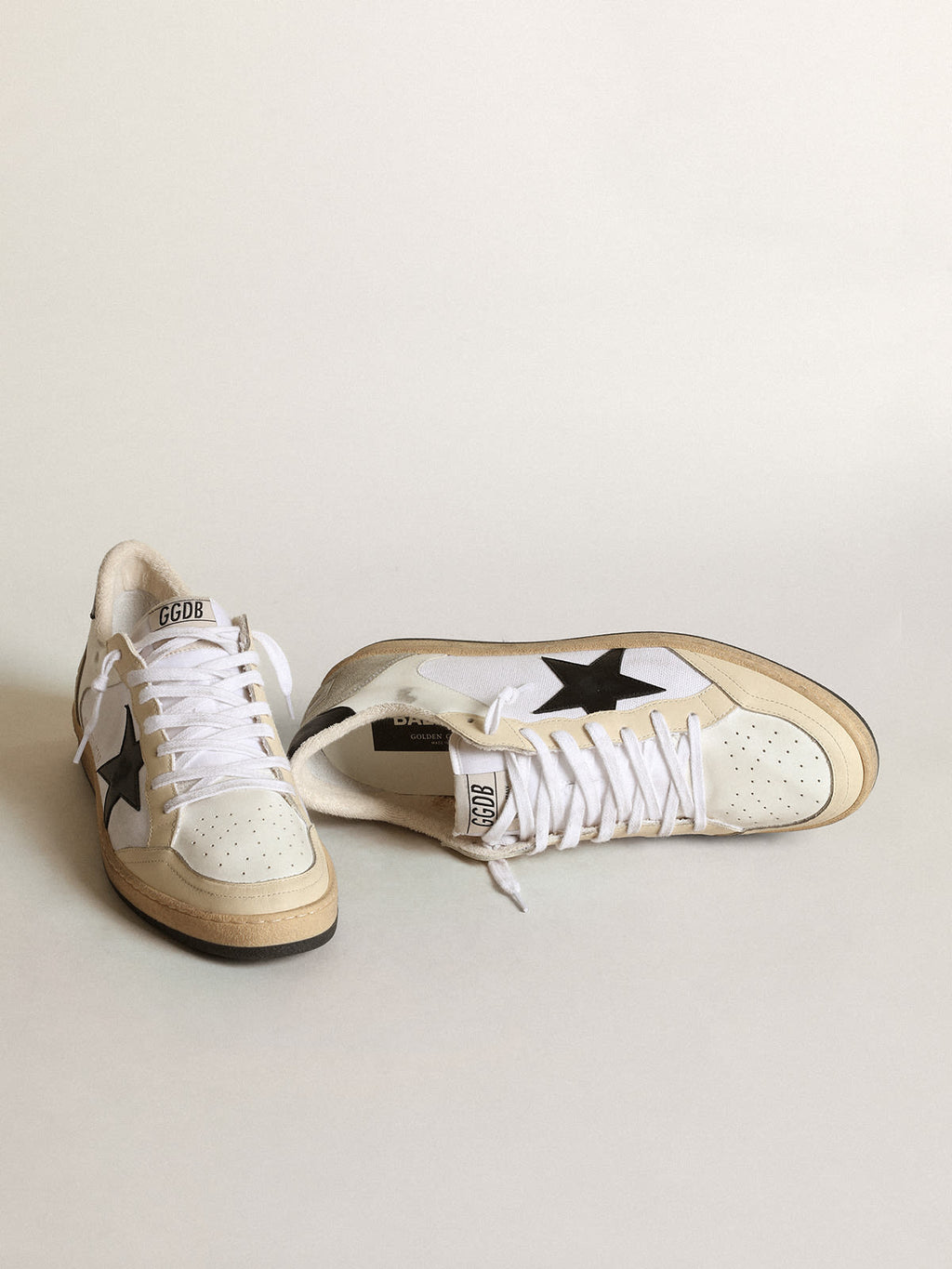 Sneaker Ball Star uomo in canvas e pelle bianchi con inserti in pelle avorio e stella in nappa nera
