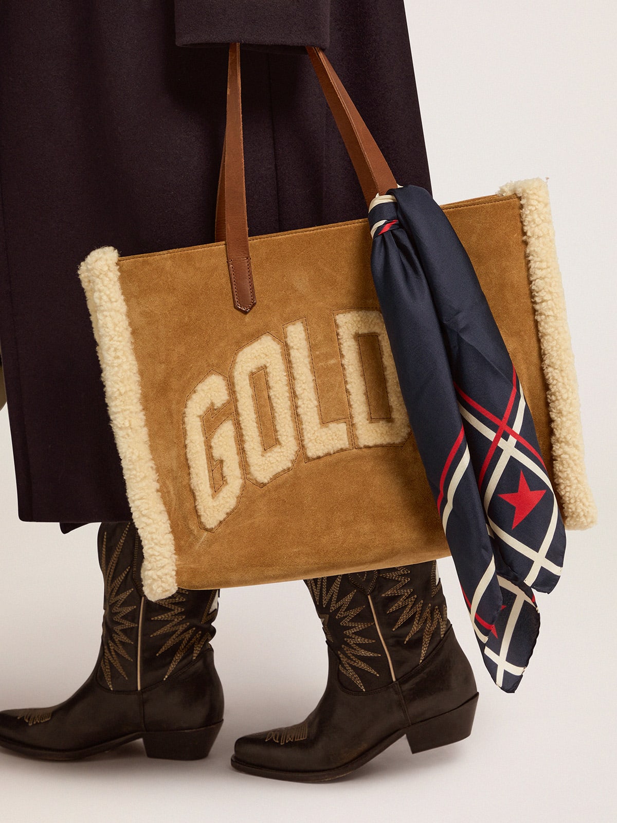 Foulard Collezione Golden di colore blu notte con righe e stelle colorate a contrasto