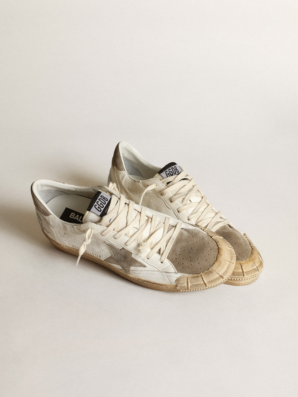 Sneaker Ball Star Uomo LTD in nappa bianca con stella e talloncino in suede color tortora
