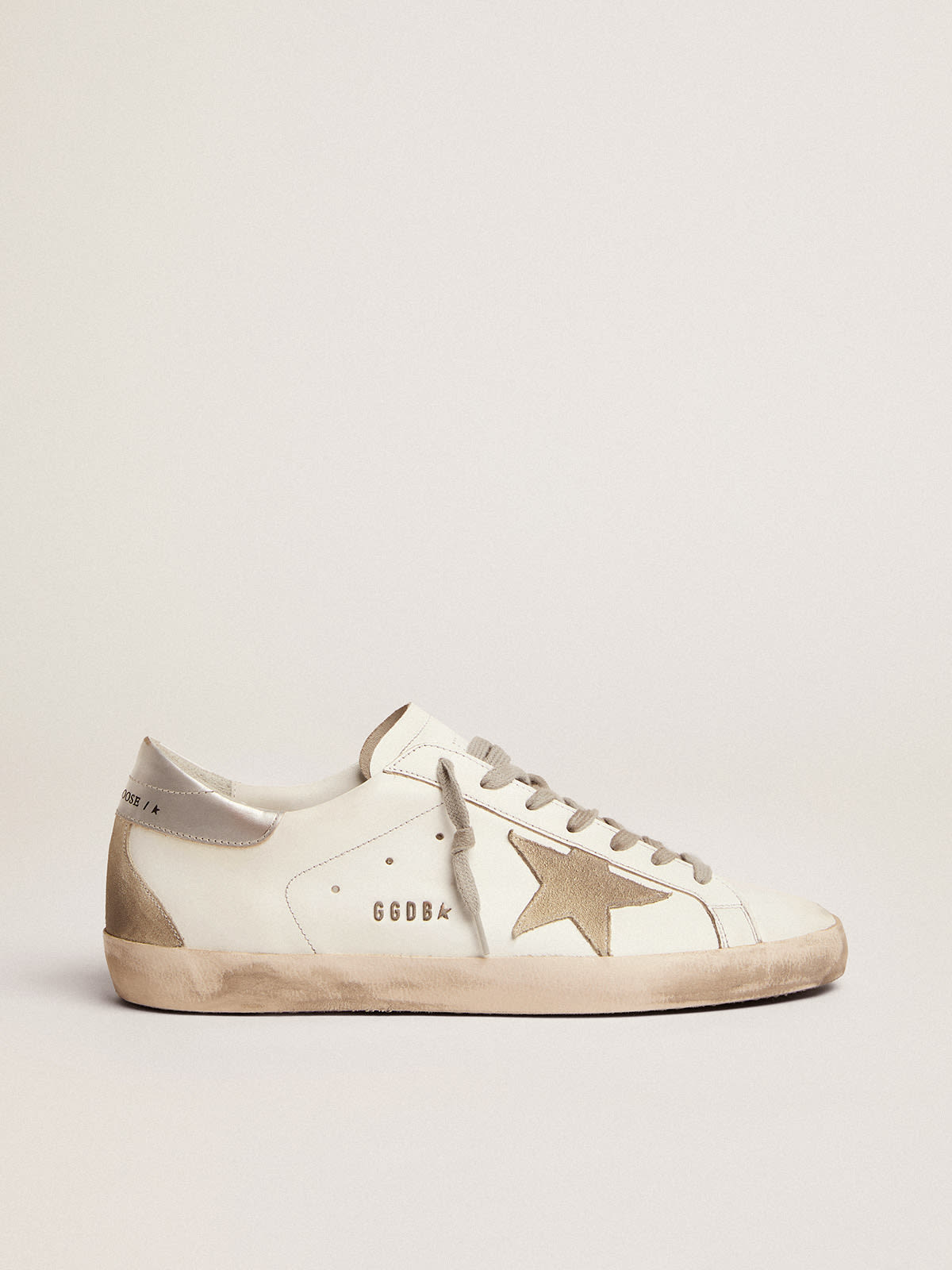 Sneakers Super-Star uomo con talloncino argentato e metal studs lettering