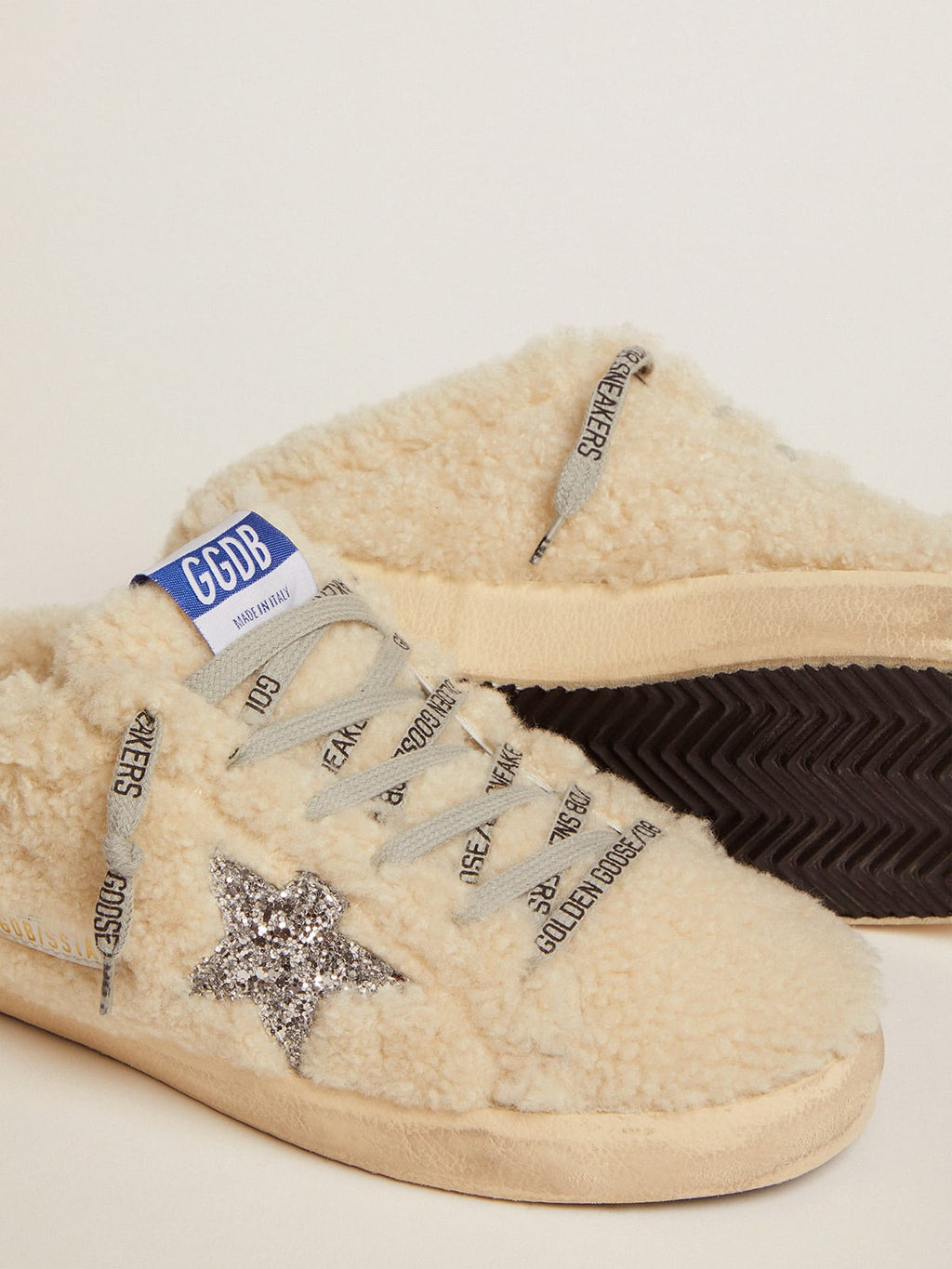 Super-Star Sabot in shearling bianco e stella in glitter