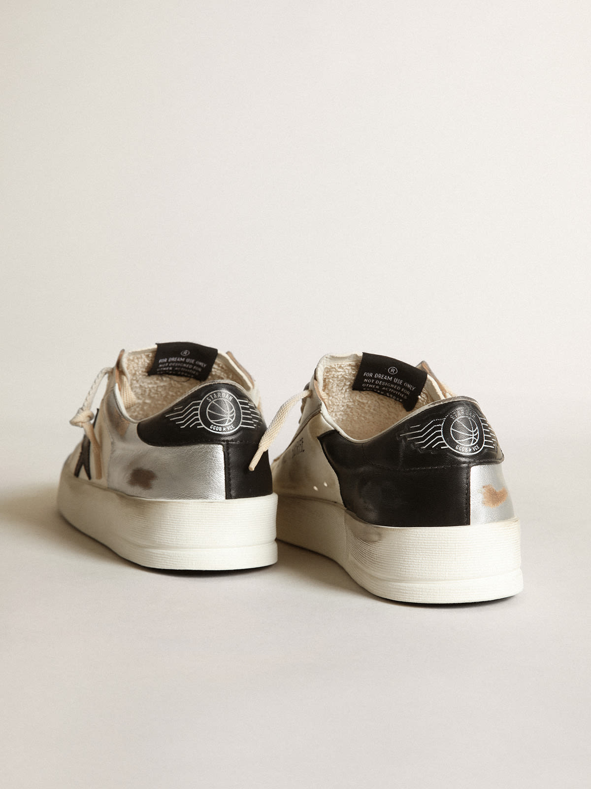 Sneaker Stardan Donna in pelle laminata color argento con inserti in nappa bianca e stella in pelle nera