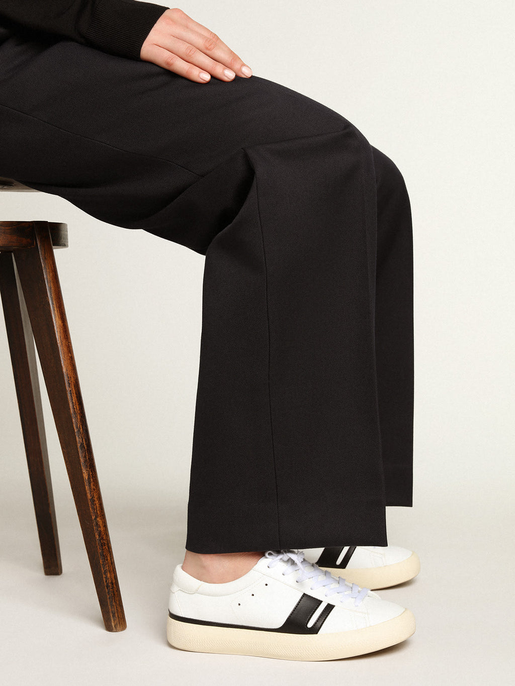 Sneaker Yatay Model 1B sostenibile con tomaia bio-based bianca e Y nera