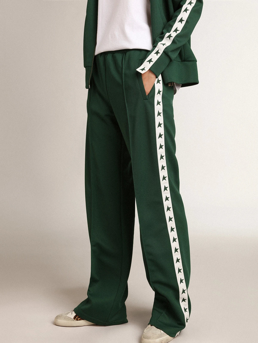 Pantalone jogging Dorotea Collezione Star di colore verde brillante con fascia e stelle a contrasto