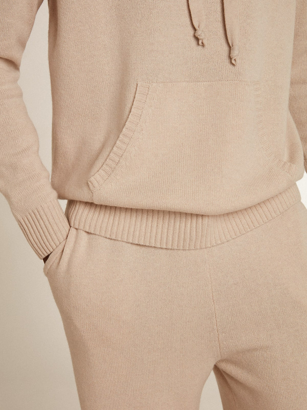 Felpa uomo misto cashmere color bianco e cappuccio