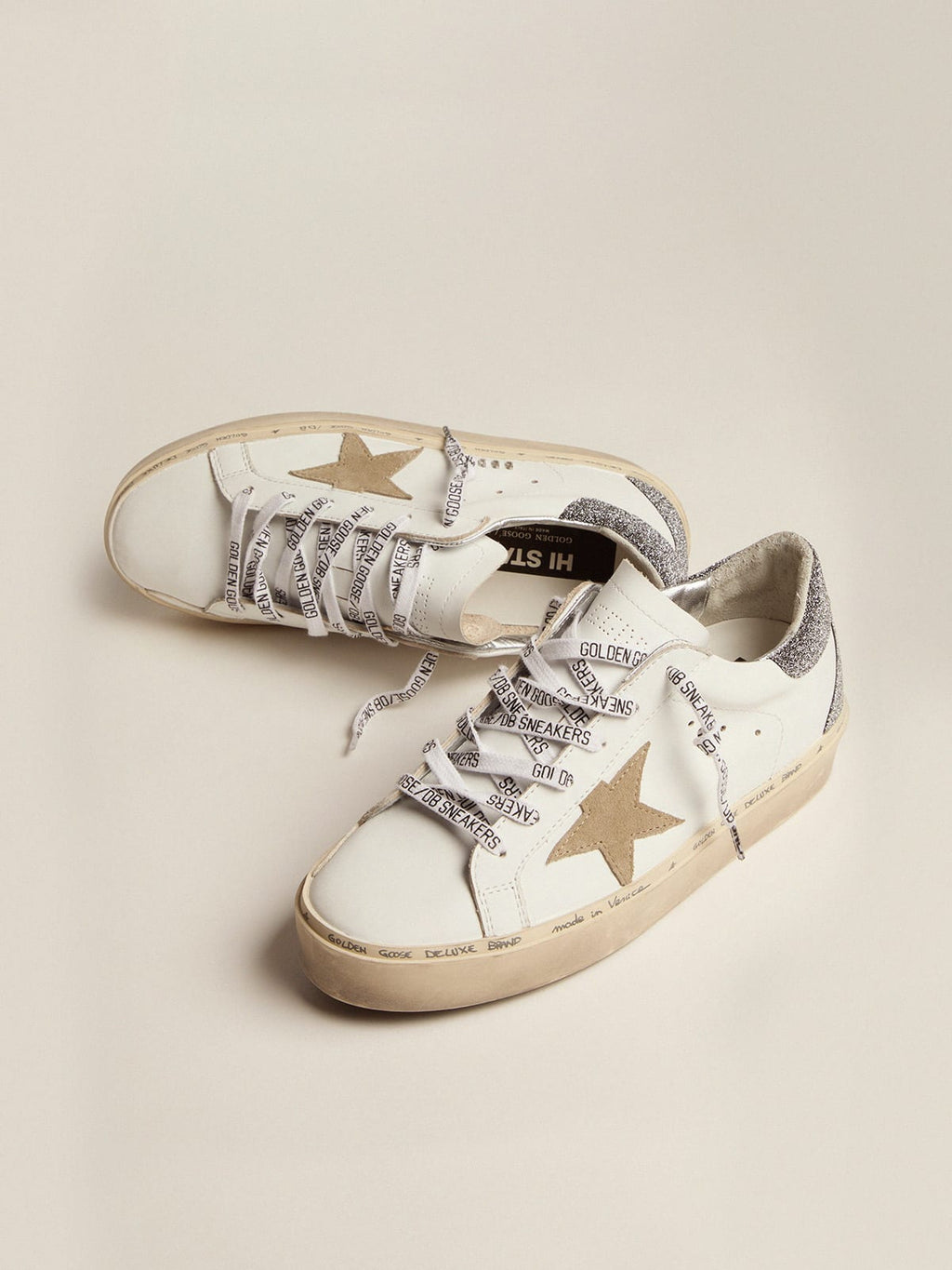Sneaker Hi Star con stella in suede color tortora e talloncino in micro cristalli Swarovski
