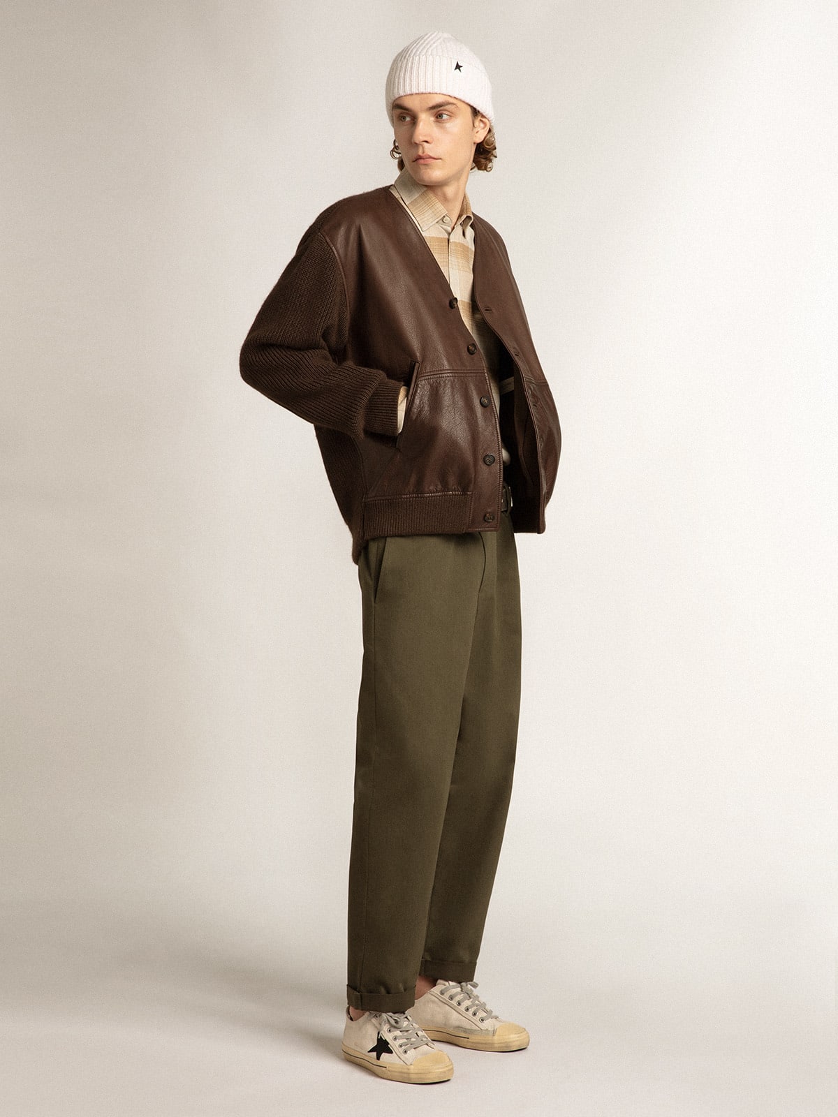 Cardigan scollo a V in pelle e maglia color cioccolato