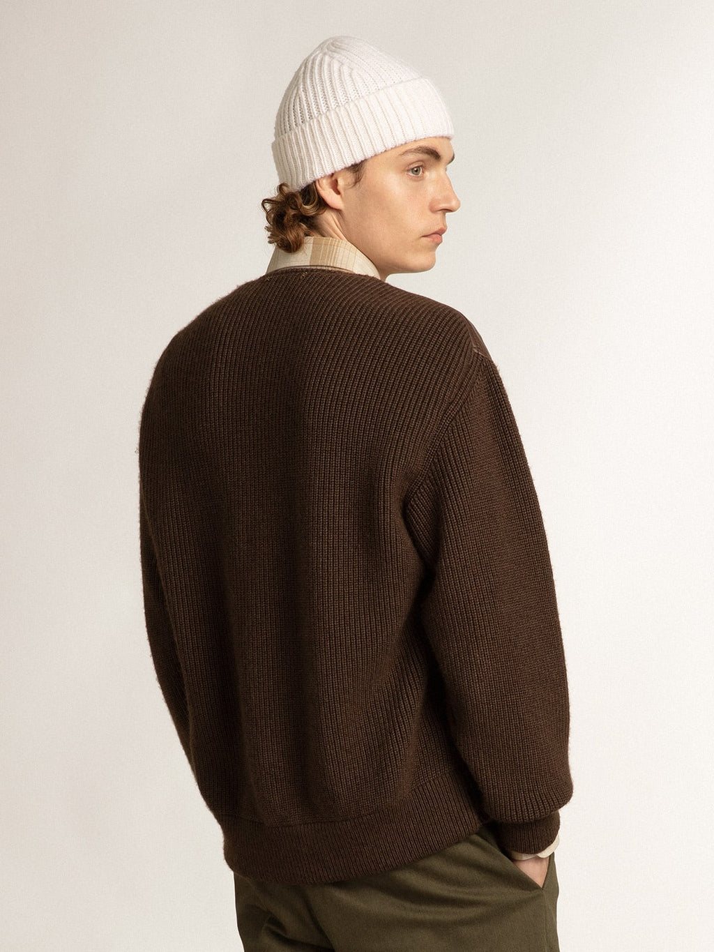 Cardigan scollo a V in pelle e maglia color cioccolato
