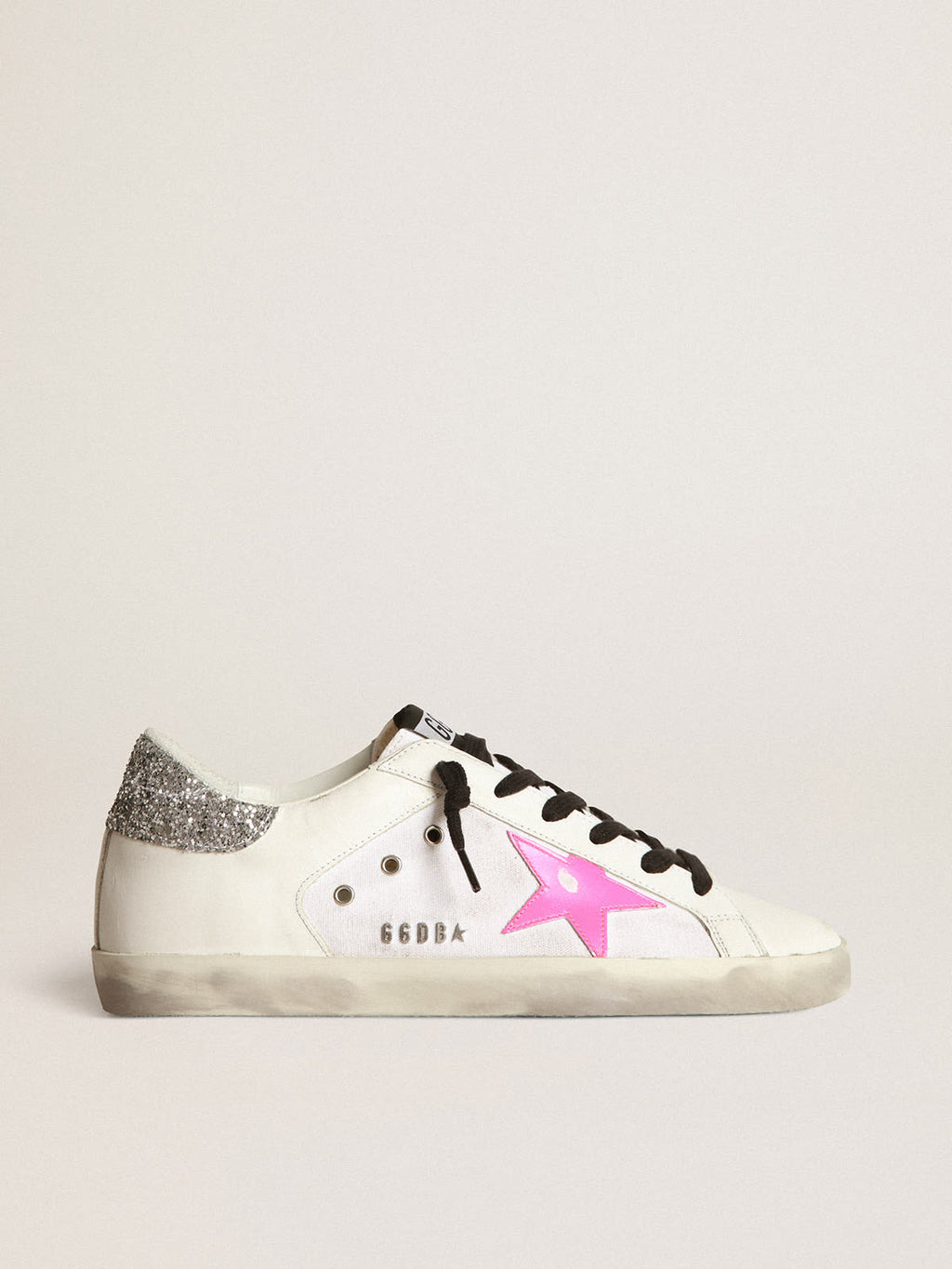 Sneaker Super-Star in pelle e canvas bianchi con stella in pelle rosa shocking e talloncino in glitter argento