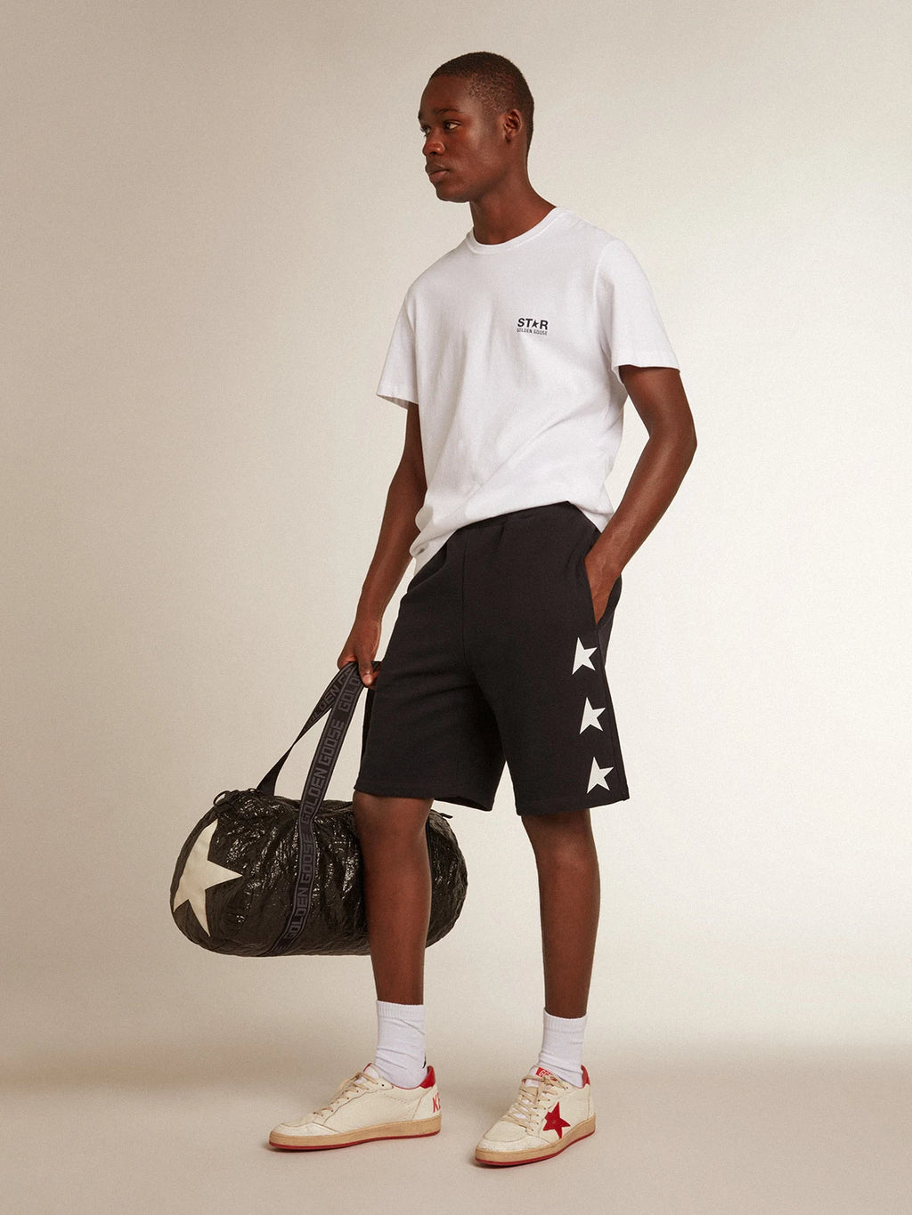 Bermuda uomo color nero con stelle bianche a contrasto