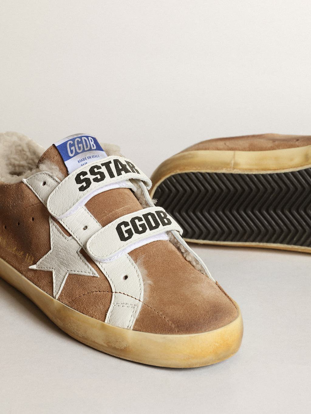 Old School in suede color tabacco con stella e talloncino bianco