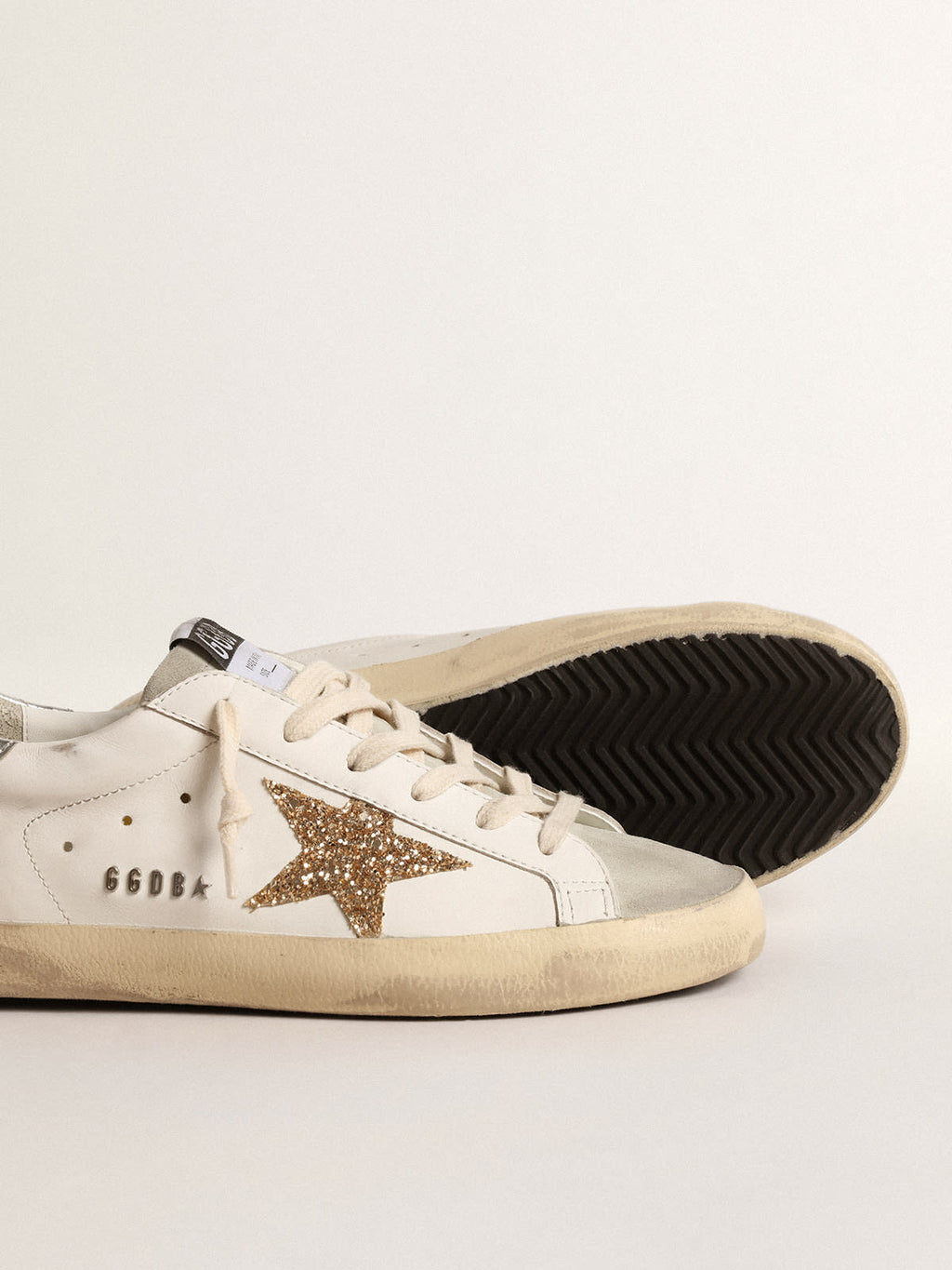 Super-Star con stella in glitter oro e inserti in suede ghiaccio