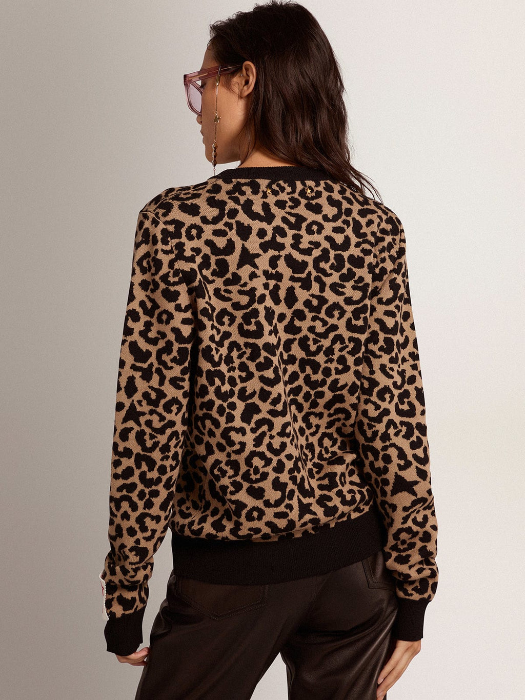Maglione girocollo in lana con motivo animalier jacquard
