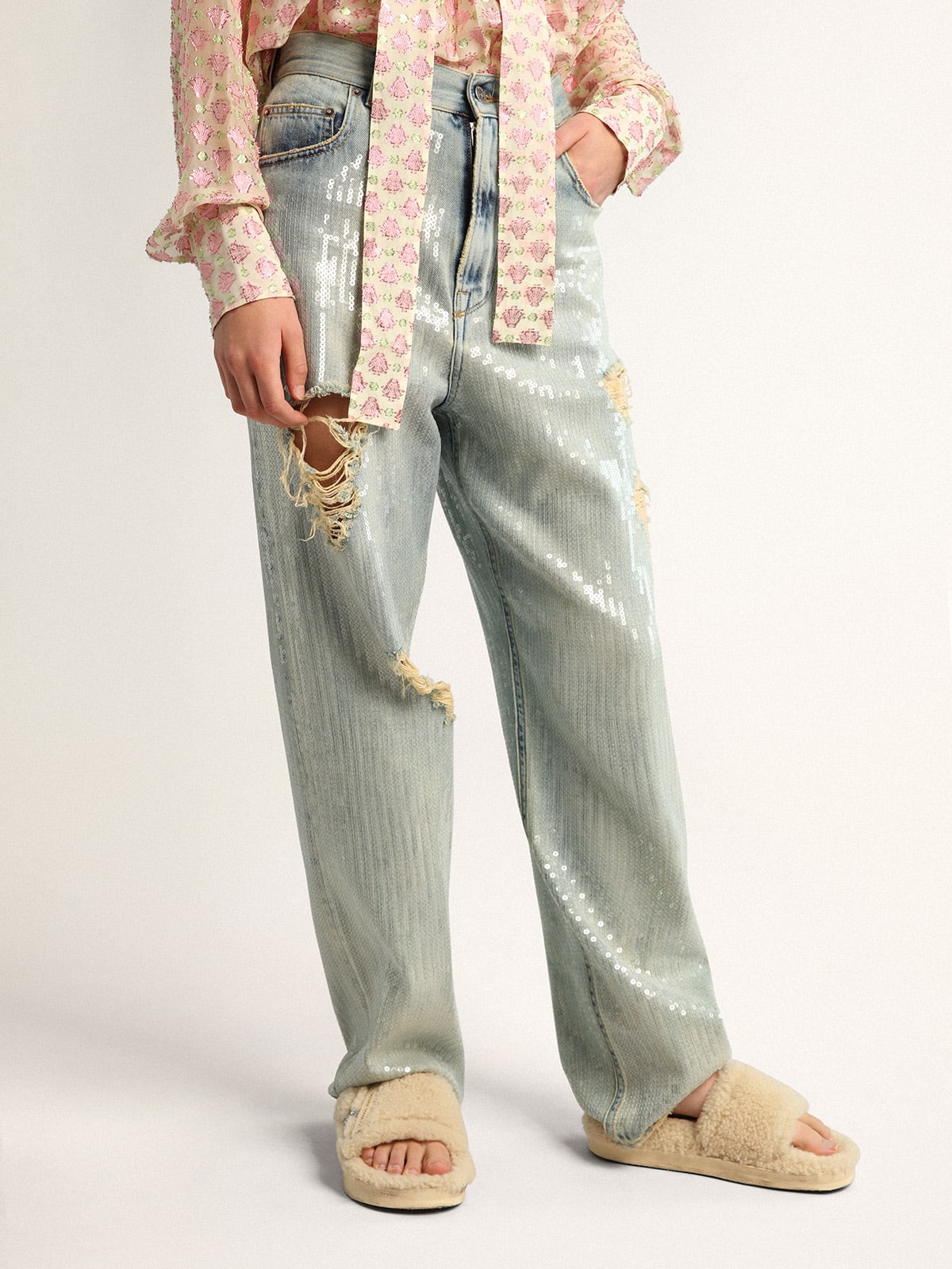 Jeans Collezione Journey di colore blu chiaro dall'effetto distressed con paillettes all-over