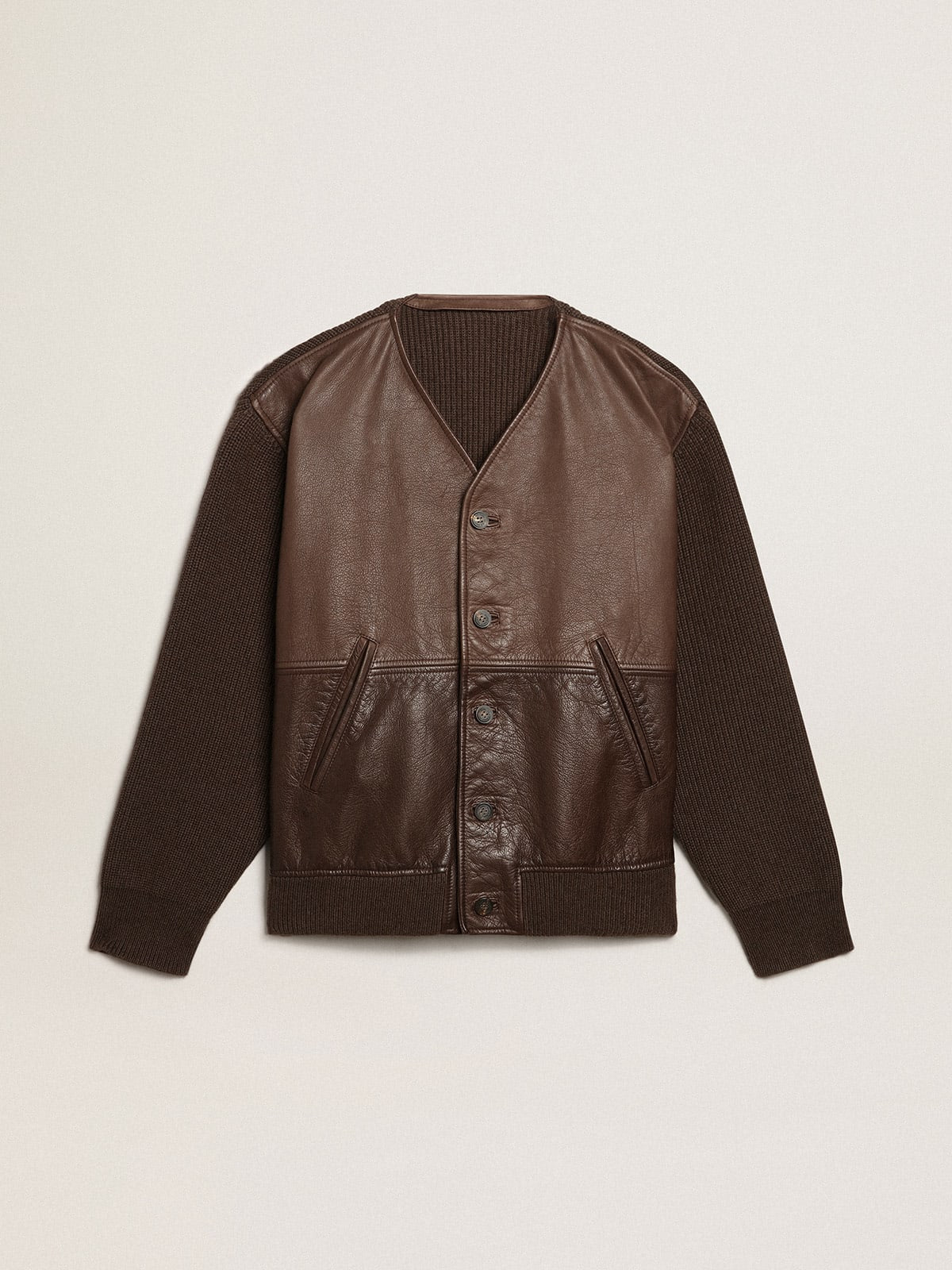 Cardigan scollo a V in pelle e maglia color cioccolato