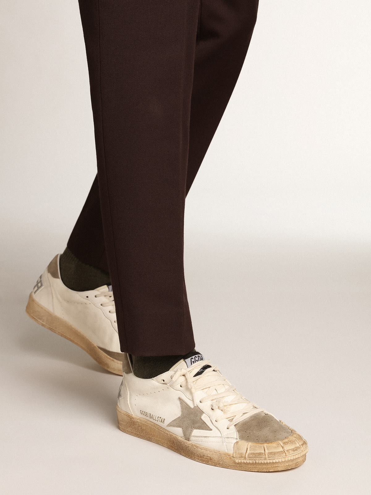 Sneaker Ball Star Uomo LTD in nappa bianca con stella e talloncino in suede color tortora