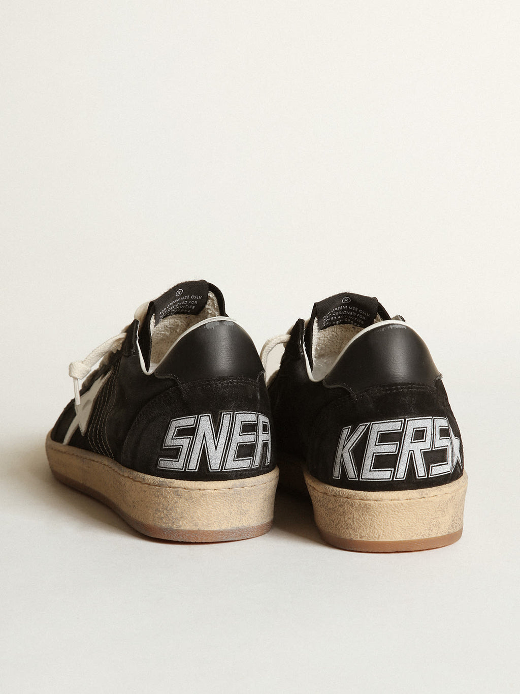 Sneaker Ball Star donna in suede nero con stella in pelle bianca e talloncino in pelle nera