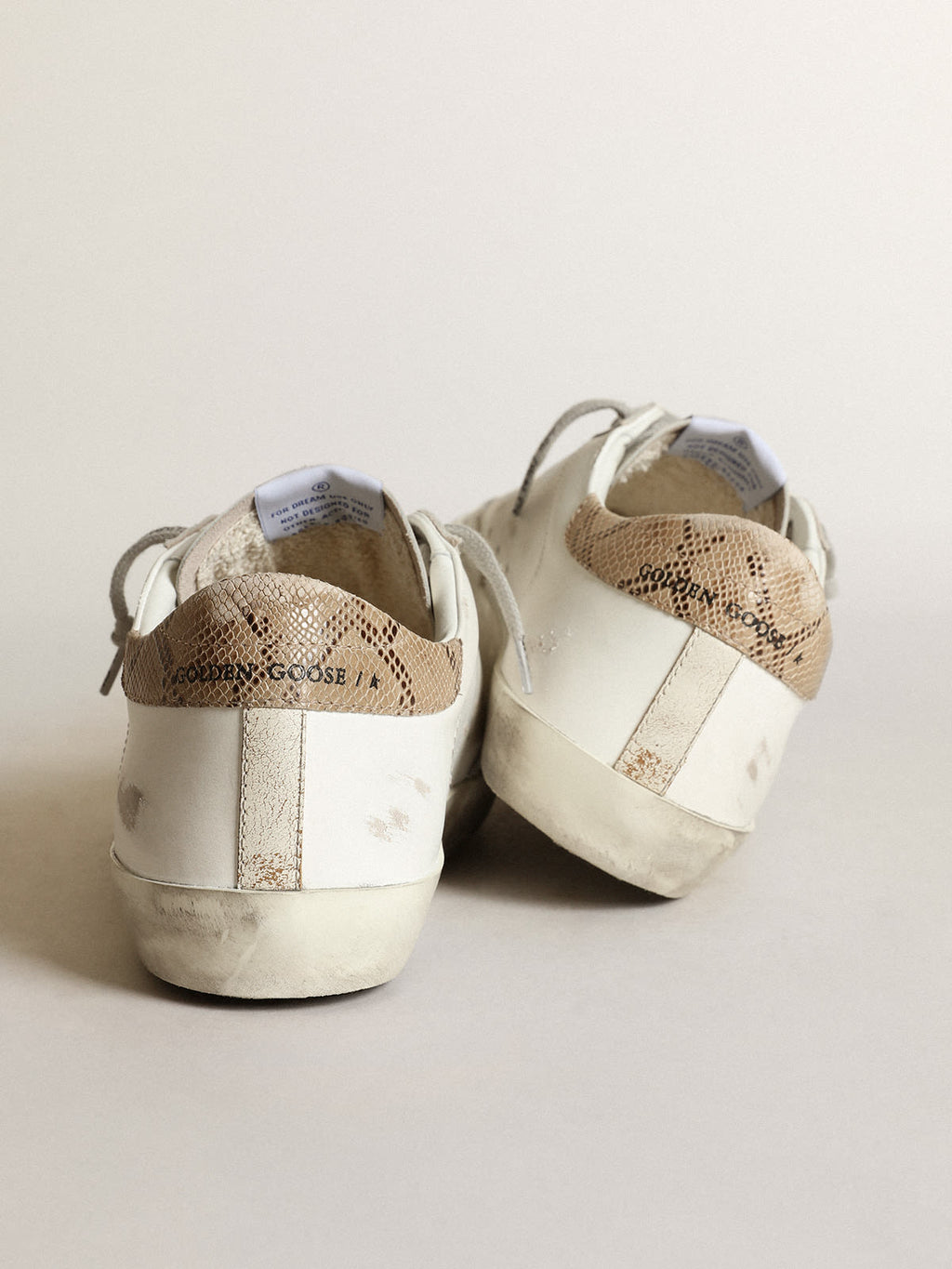 Super-Star con stella in suede tabacco e talloncino beige