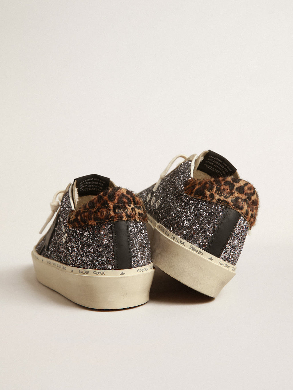 Hi Star in glitter grigio scuro con stella in pelle nera